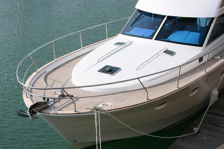 قایق کامپوزیتی