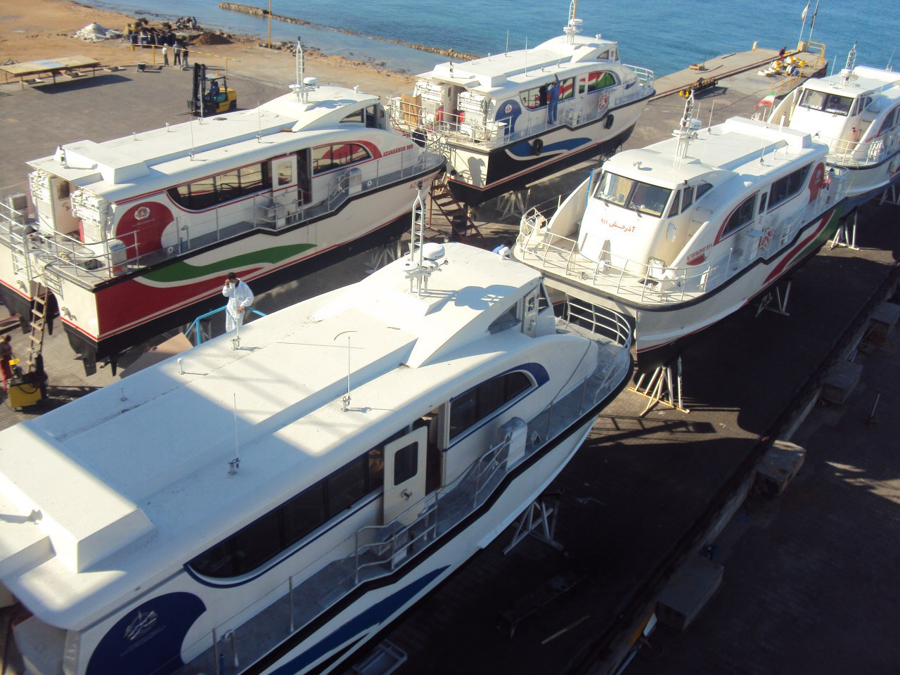 رزین غیر اشباع شناور